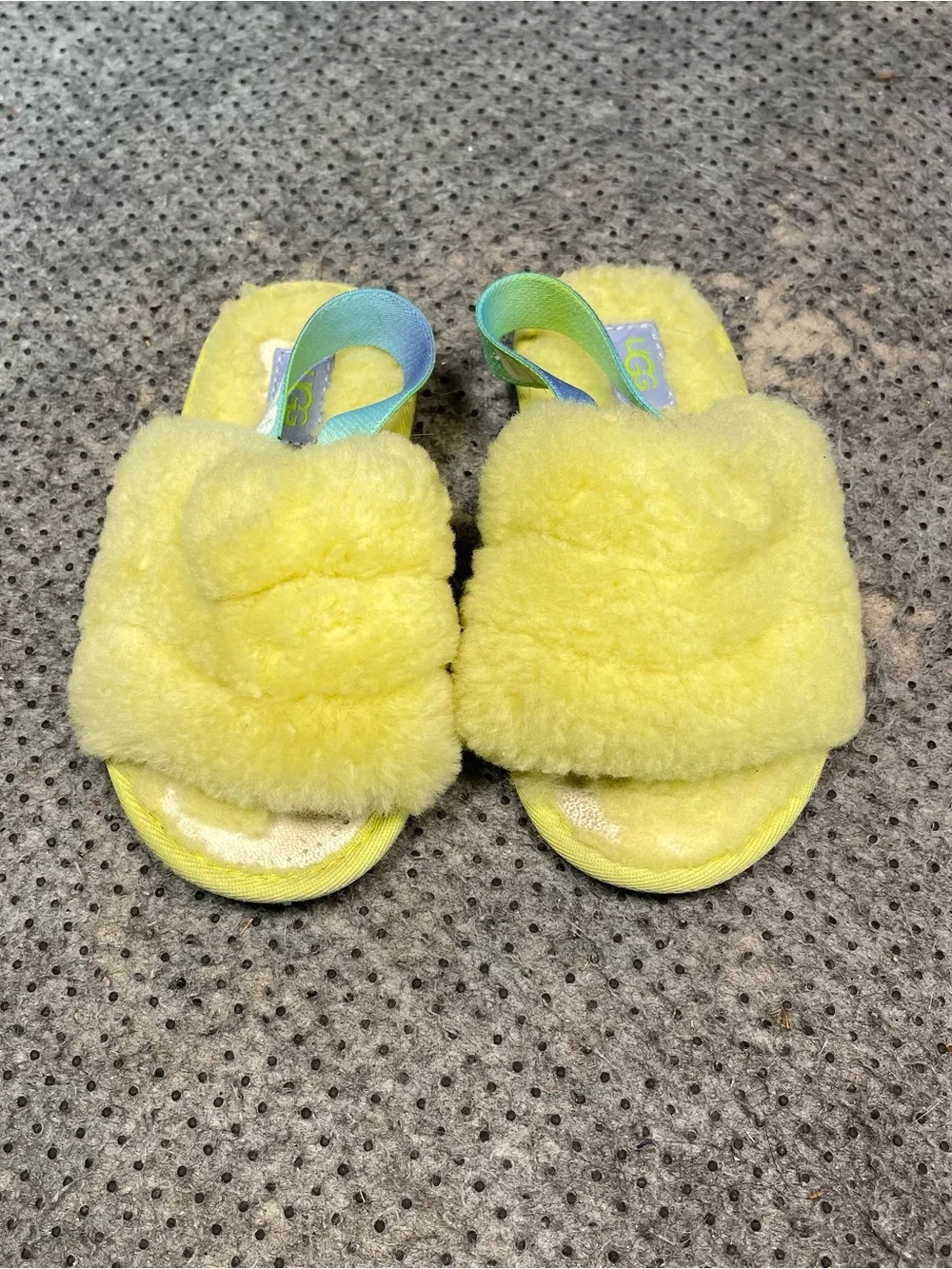 Ugg Fluff Yeah Yellow Slipper Sandals Size 10 Girls